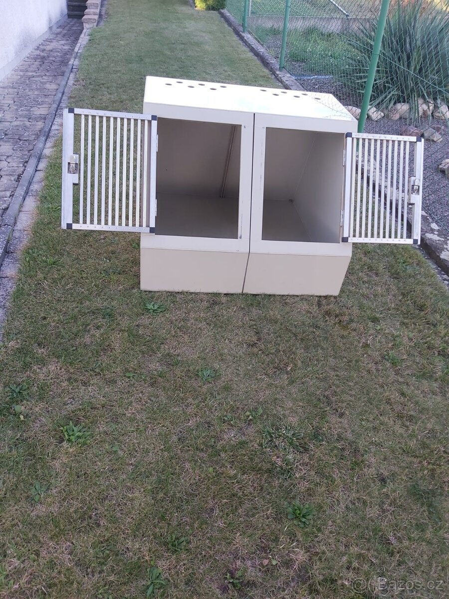 Prodám plastovou bednu na přepravu psů - 3