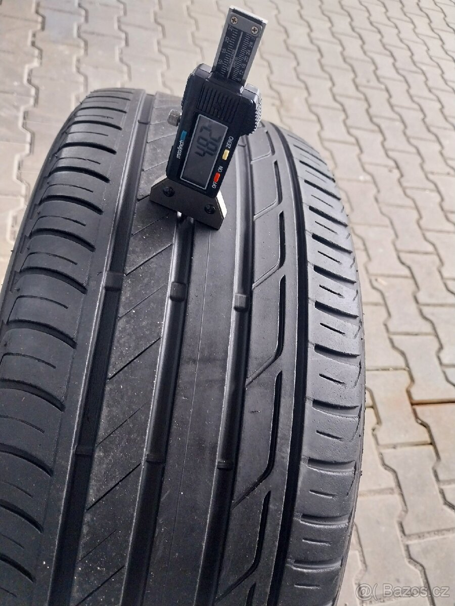 Prodám 2 x letní pneu Bridgestone 215/50/18 - 3