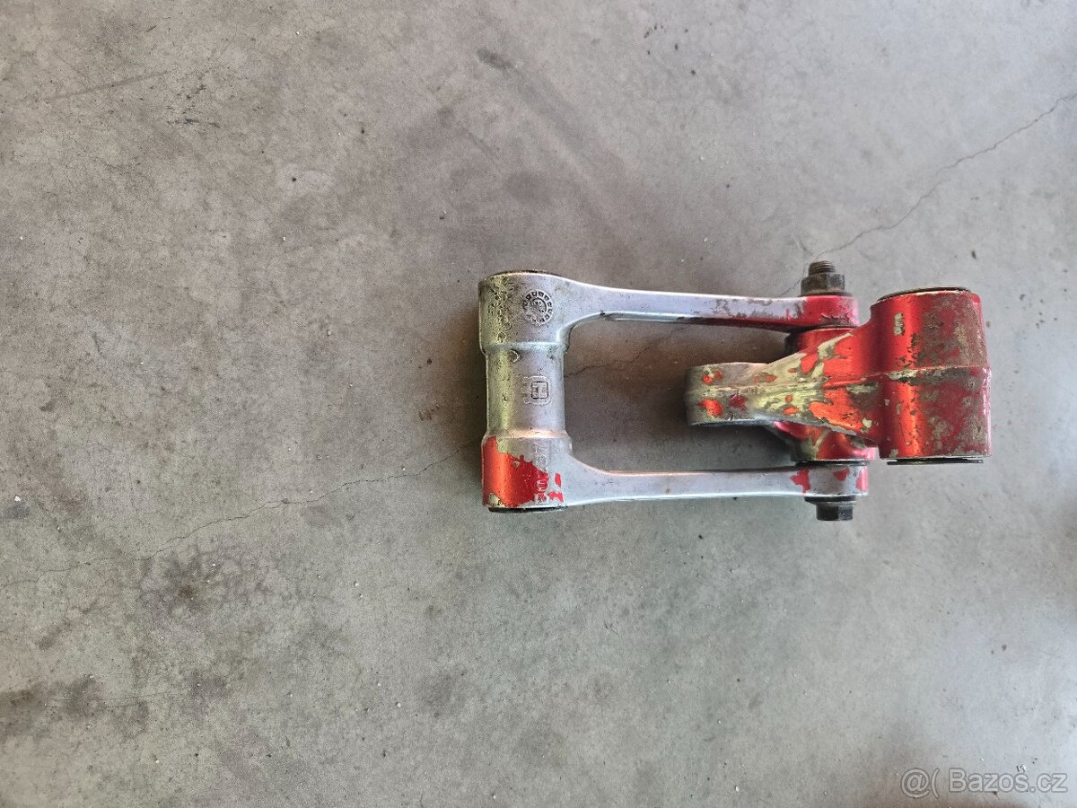 Přepakovani zadní kyvne vidlice husqvarna 125