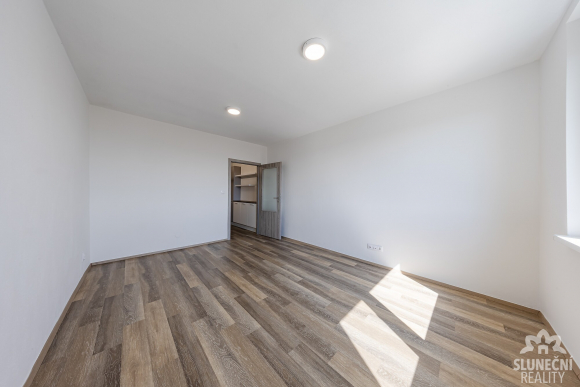 Pronájem zrekonstruovaného bytu 1+kk, 27 m², Uherské Hradišt - 3