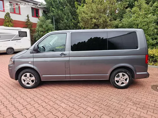 VW Multivan T5 2.0 TDI 103kW,7.sedadel,Webasto,Tažné,Navi,Te - 3