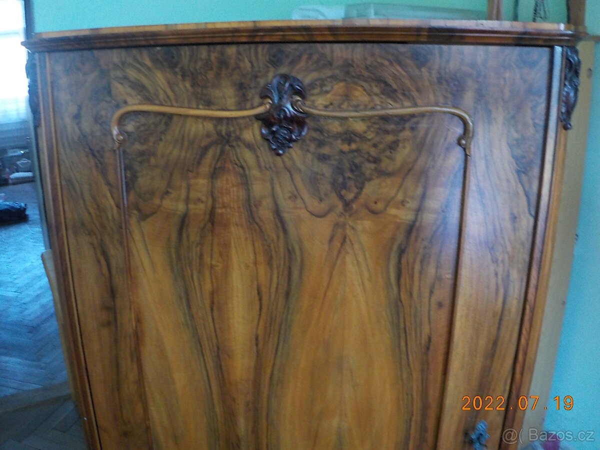starožitná skříň - 3