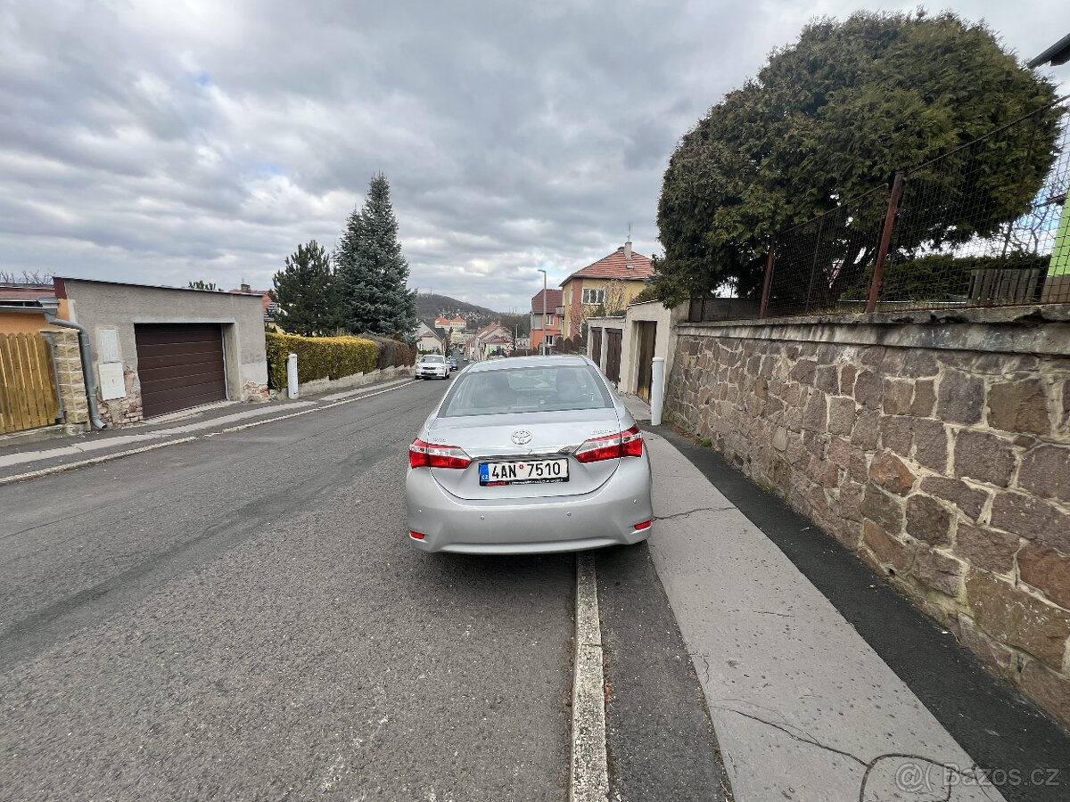 Toyota Corola servisní kniha - 3