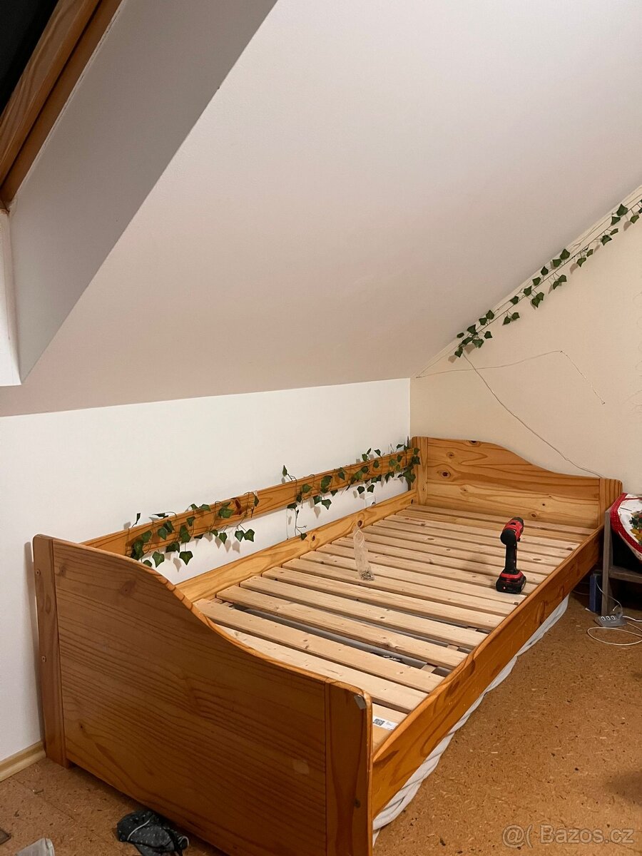 Dětskou dřevěnou postel s roštem 200 x 90 cm - 3