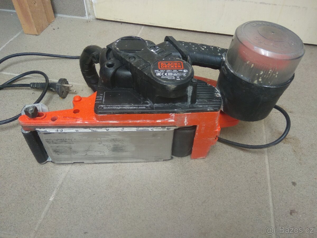 Pásová bruska Black+Decker K88 - 3