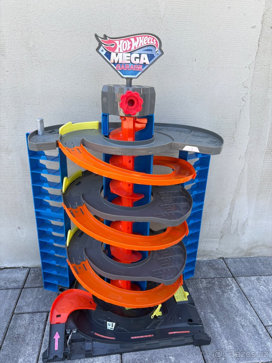 Hotwheels mega garage - 3