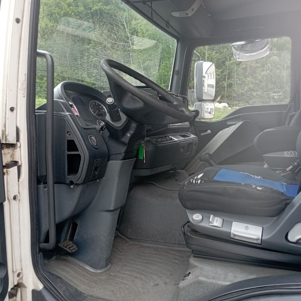 MAN TGL 12.210 - autoškola - 3