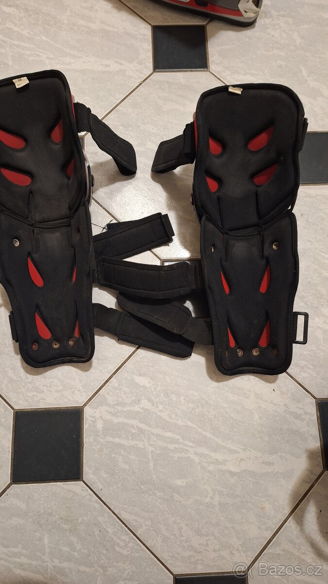 Přilba,bunda,chrániče - 3