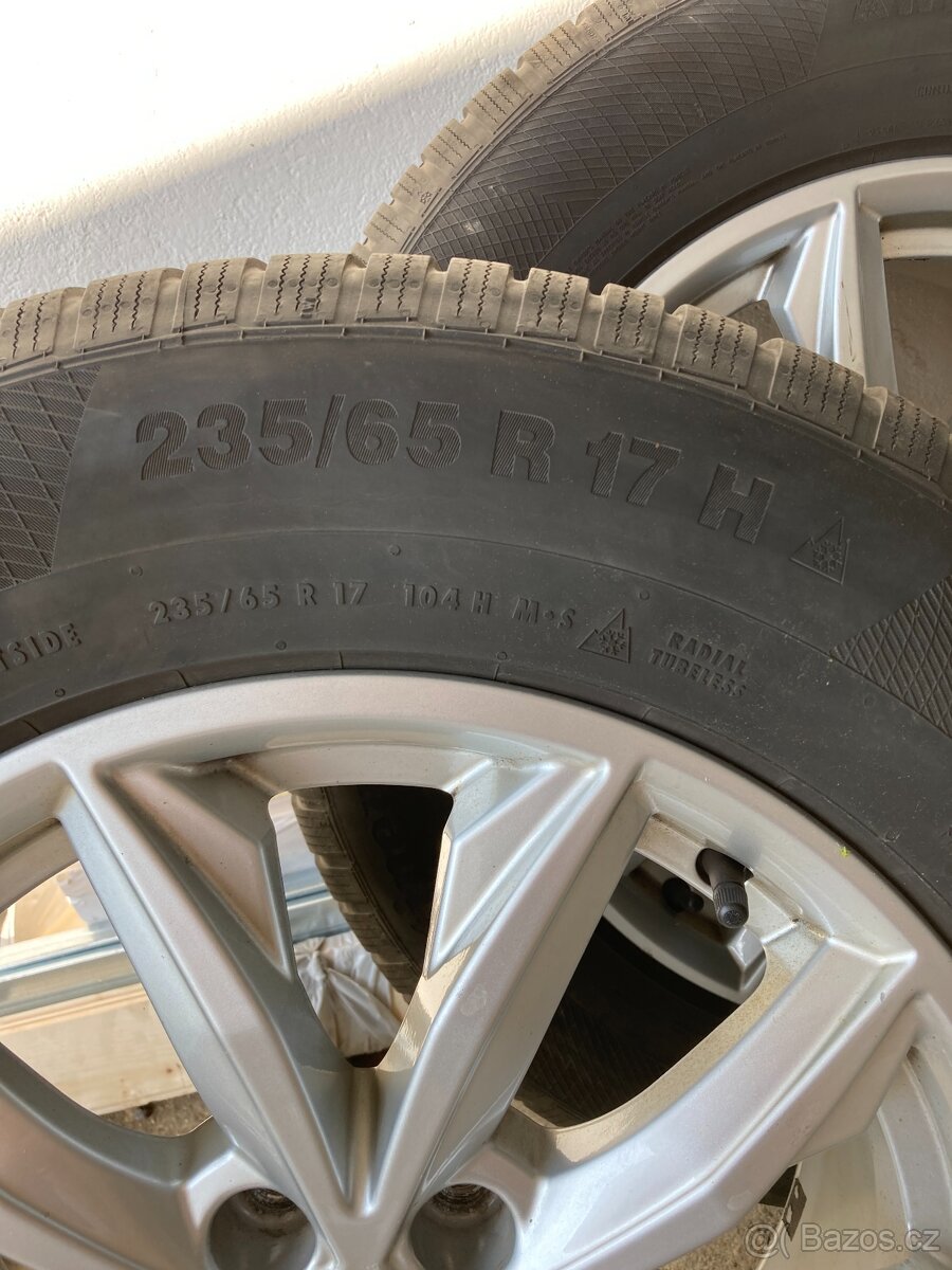 ALU kola se zimní pneu 235/65 R17. - 3