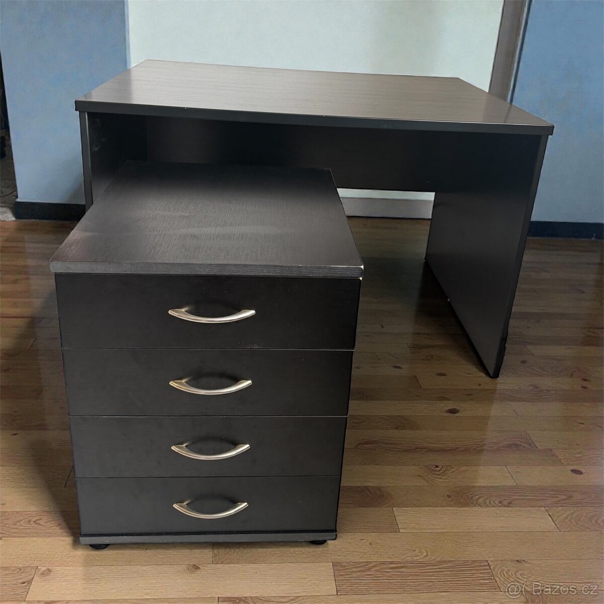 Pracovní stůl s kontejnerem s 4 šuplíky na kolečkách - 3