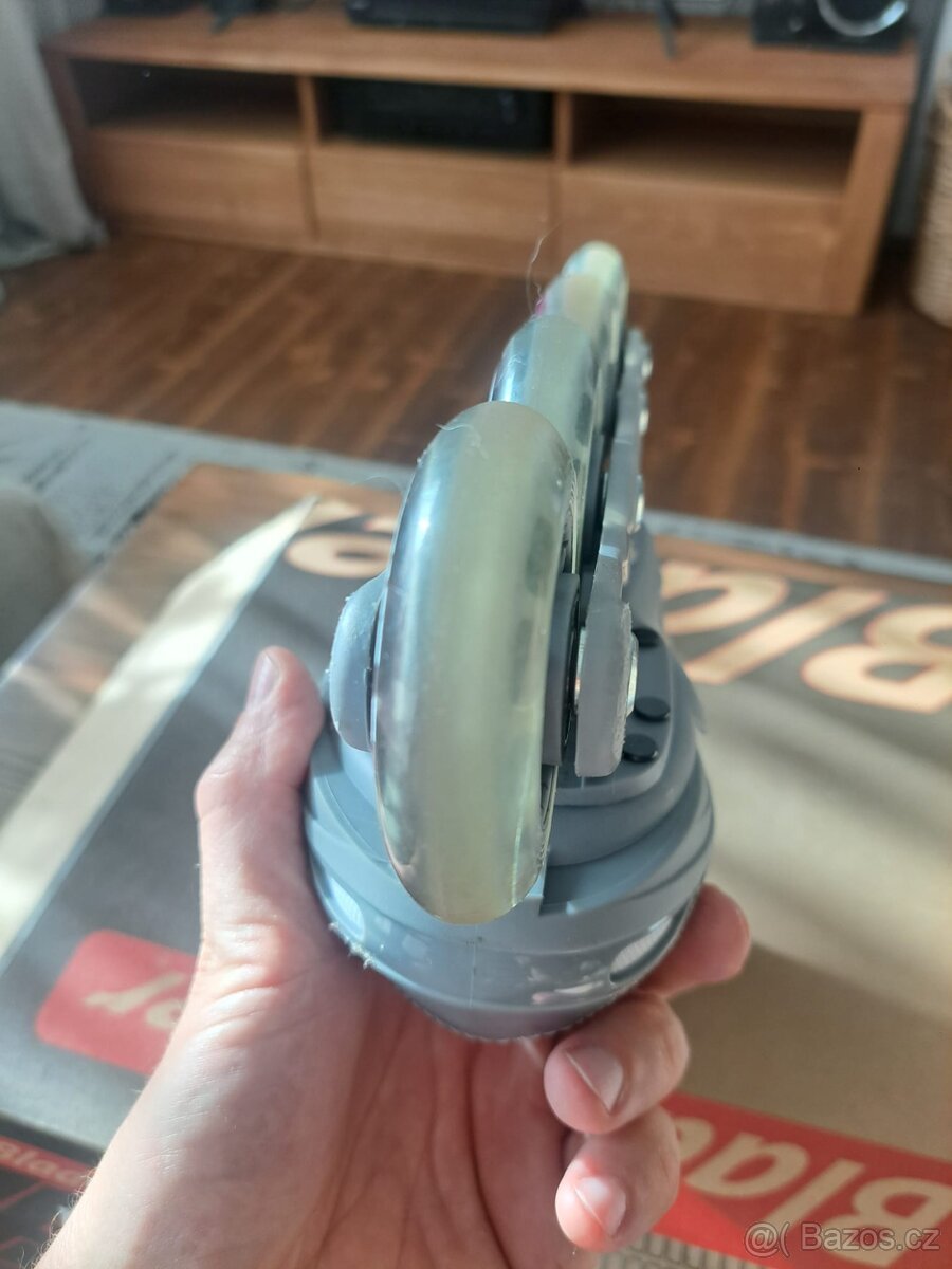 Kolečkové brusle Bladerunner Phaser G vel 32-35EU - 3