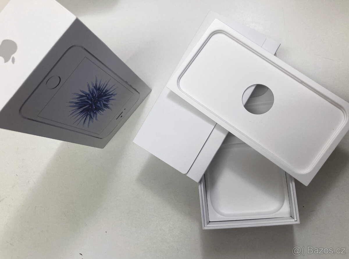 Originální krabička Iphone SE - 3