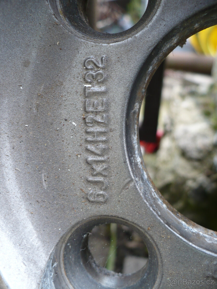 alu kola Ford RS - 3