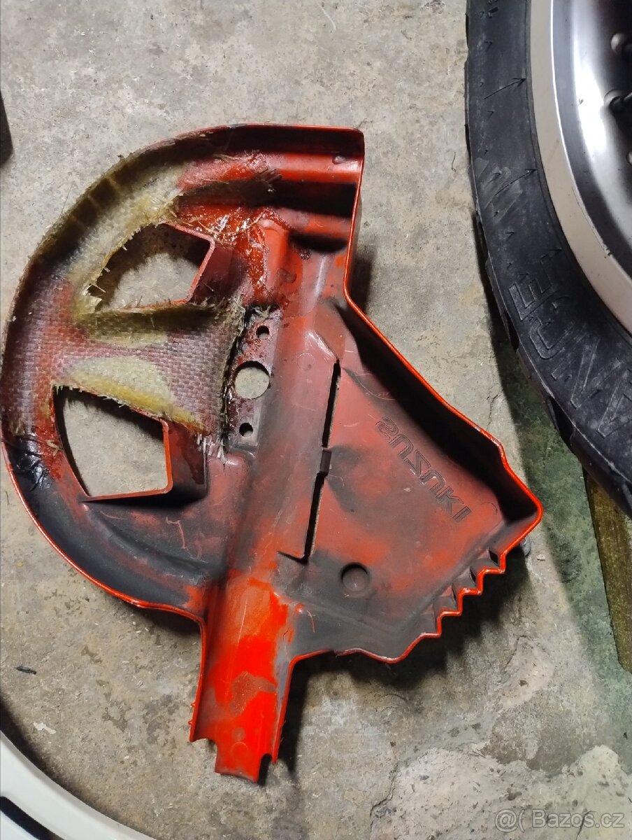 Suzuki DR Big Plasty - 3