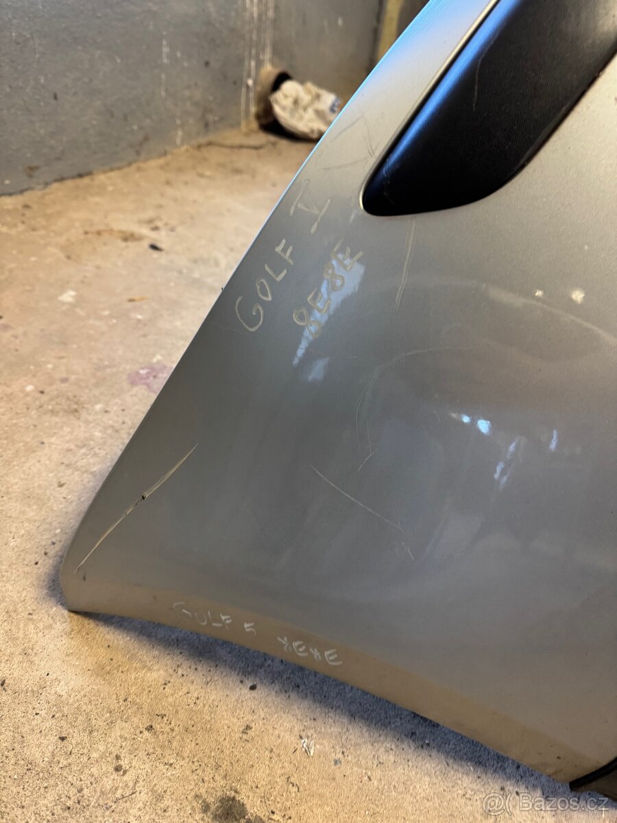 VW Golf 5, přední nárazník - 3