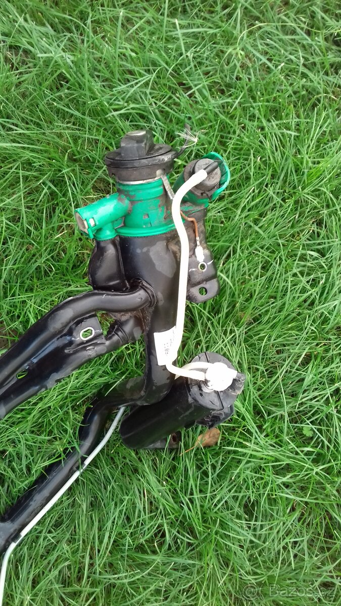 Škoda Fabia 1 benzin - nádrž - 3