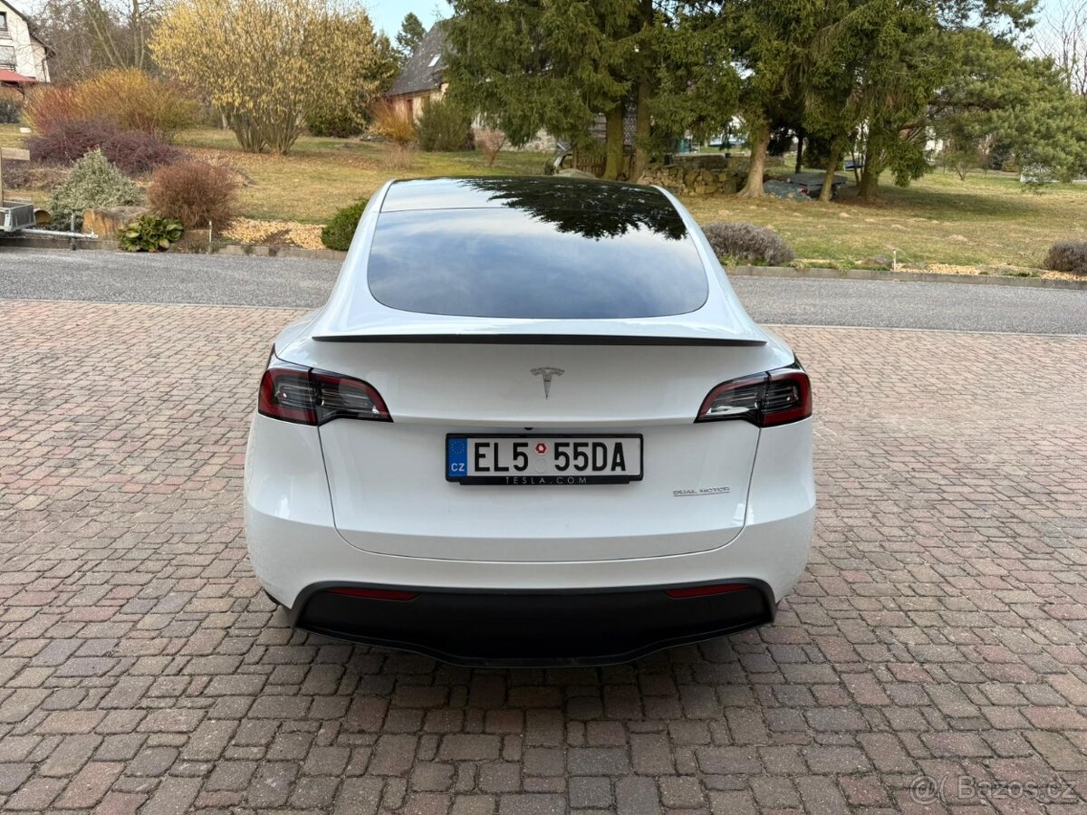 Tesla Model Y Performance Dual Motor - 3