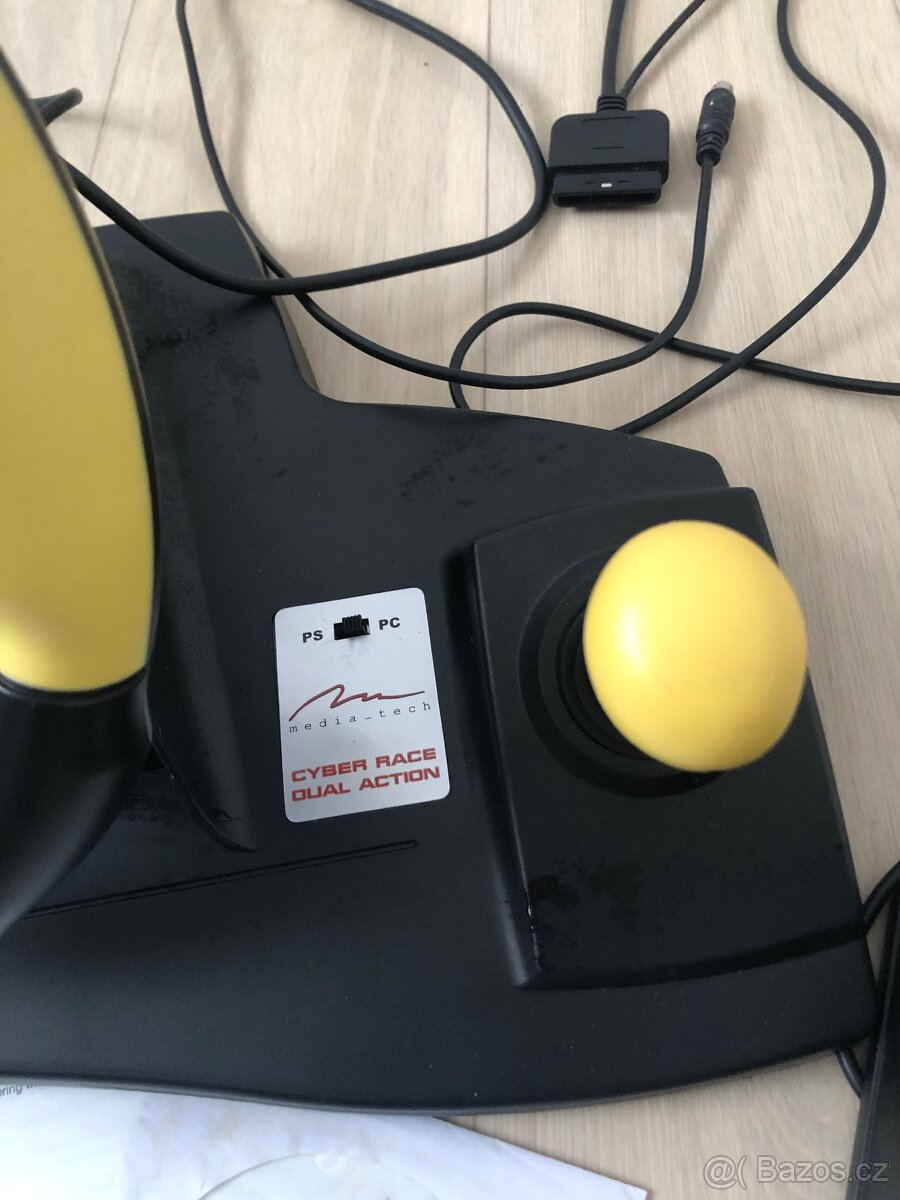 Herní volant s pedály - 3