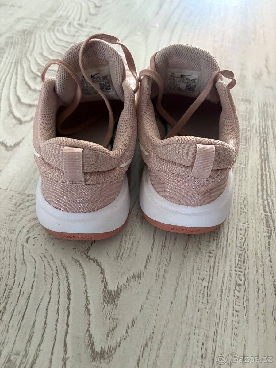 obuv Niké - 3