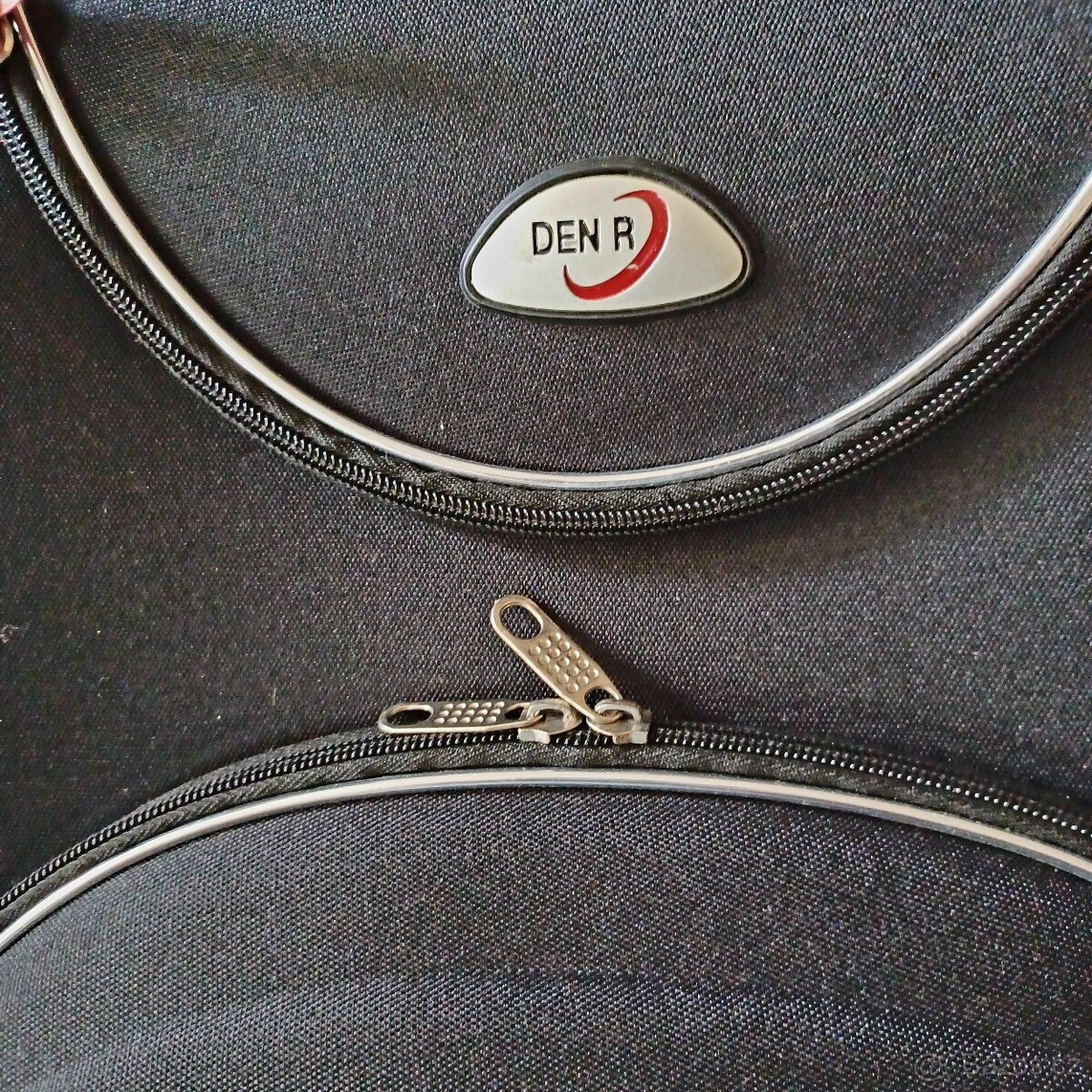 Cestovní střední kufr - 3