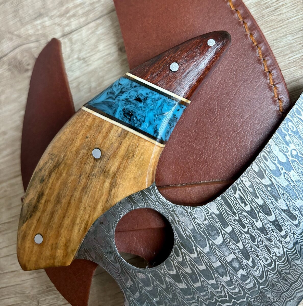 ručně kovaná Damašková sekera VALHALLA s koženým pouzdrem - 3