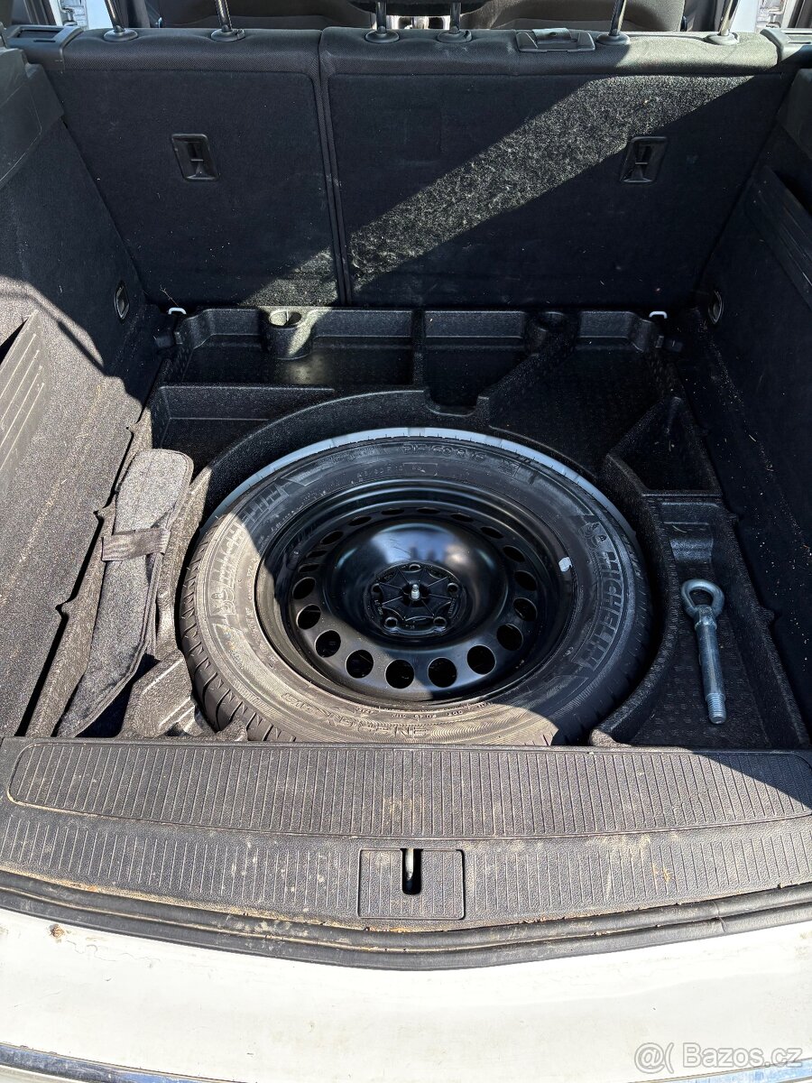 Prodám Opel Astra r.v. 2014 - 3