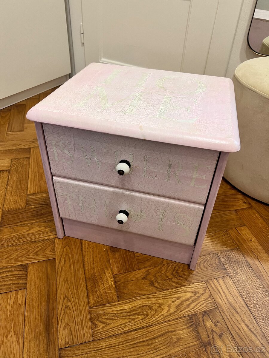 Noční stolek - 3