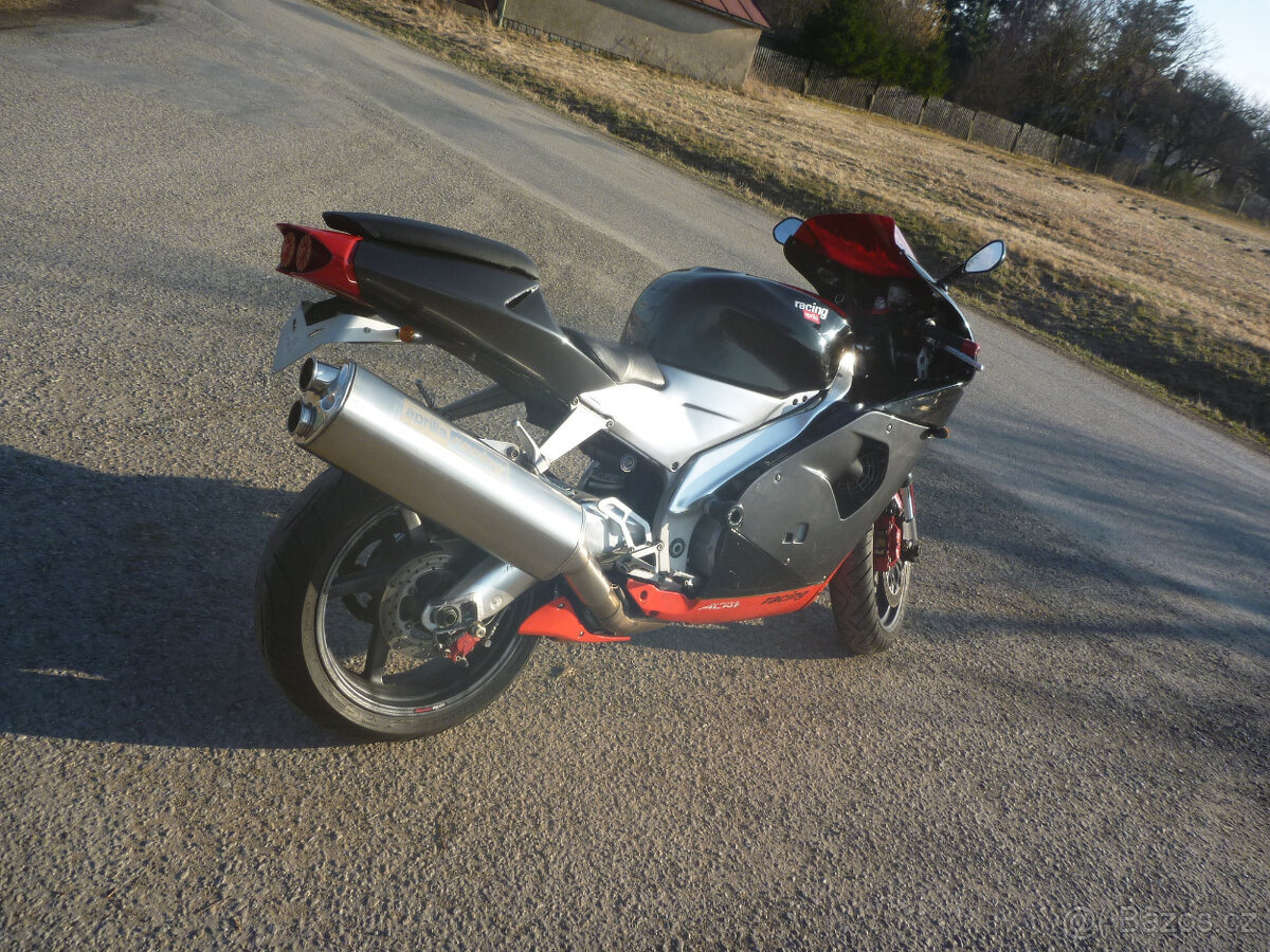 Aprilia rsv 1000 - 3
