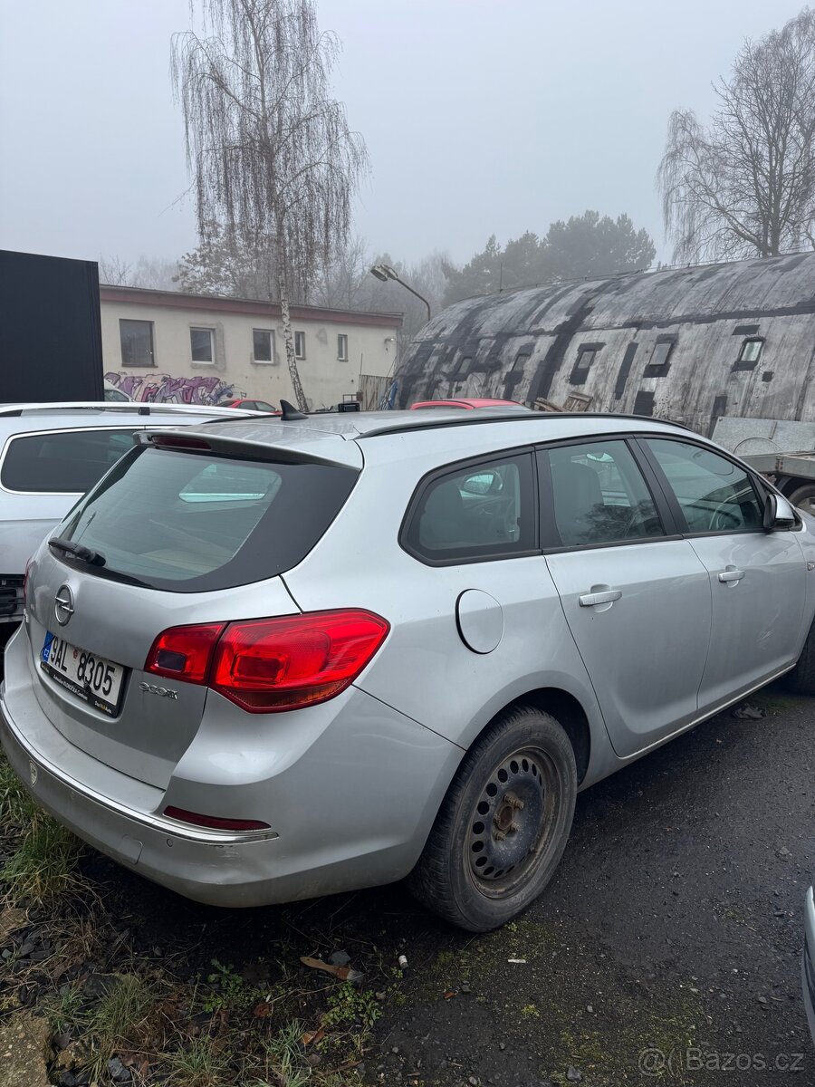 Opel Astra J - 3
