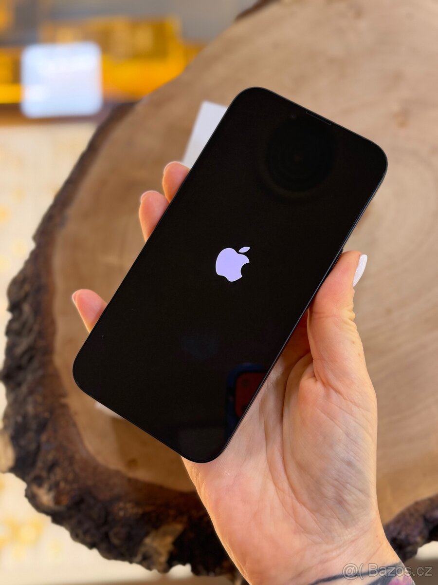 IPHONE 16E v záruce - 3