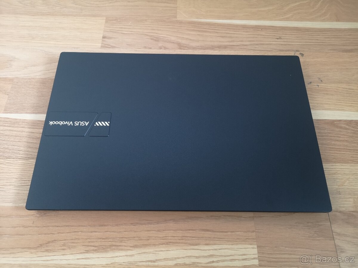 Osmijádrový notebook Asus Vivobook 15 X1502V - 3