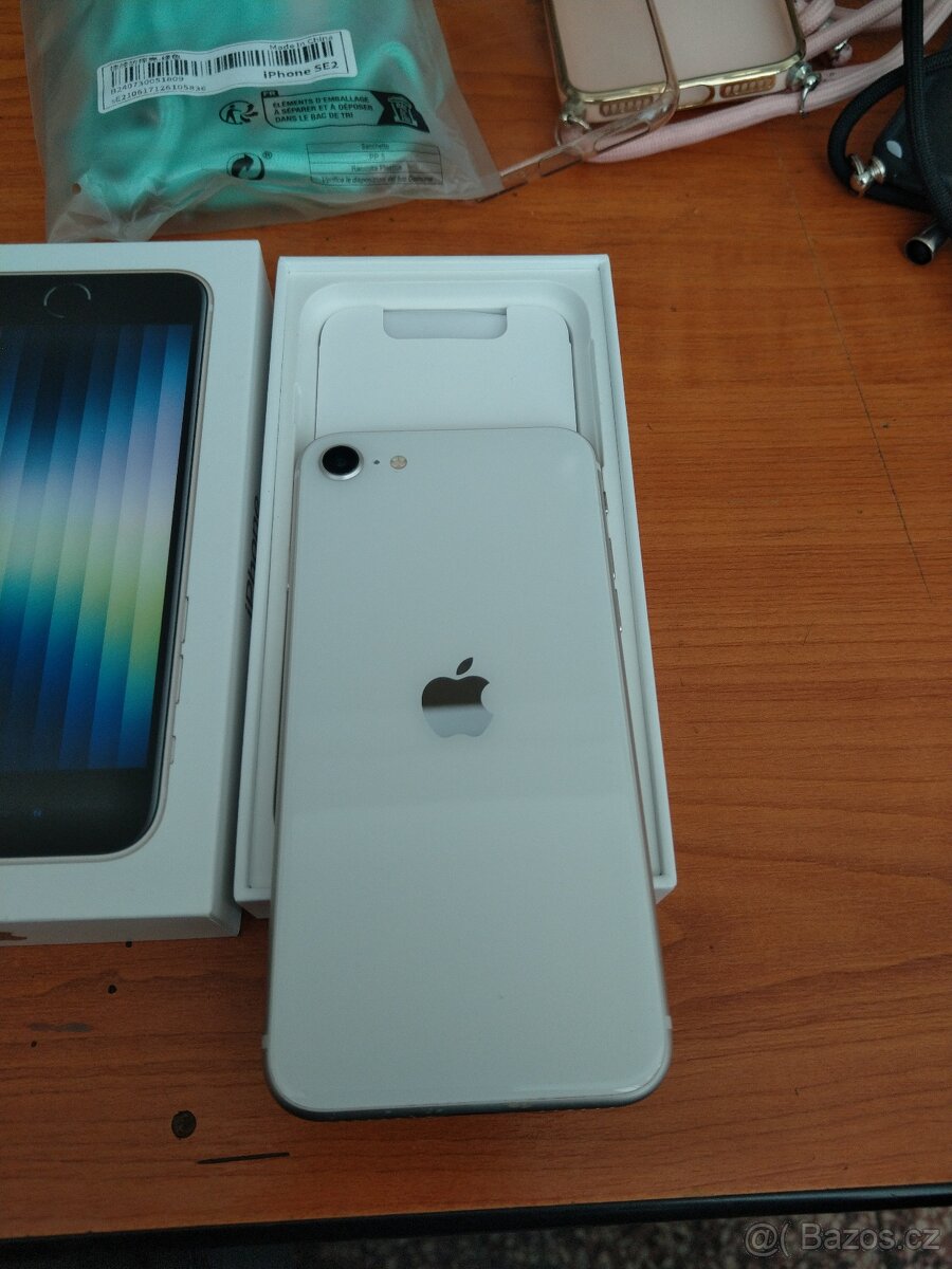 iPhone SE 2020 128GB bílý - 3