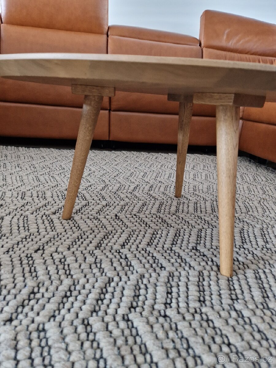 Masivní dubový konferenční stolek 70cm, výška 35cm - 3