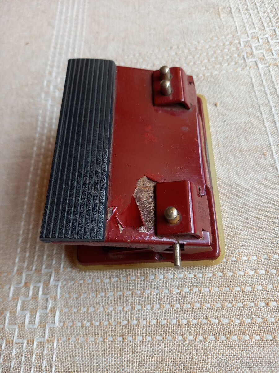 Staré kancelářské potřeby - děrovačka, organizér - 3