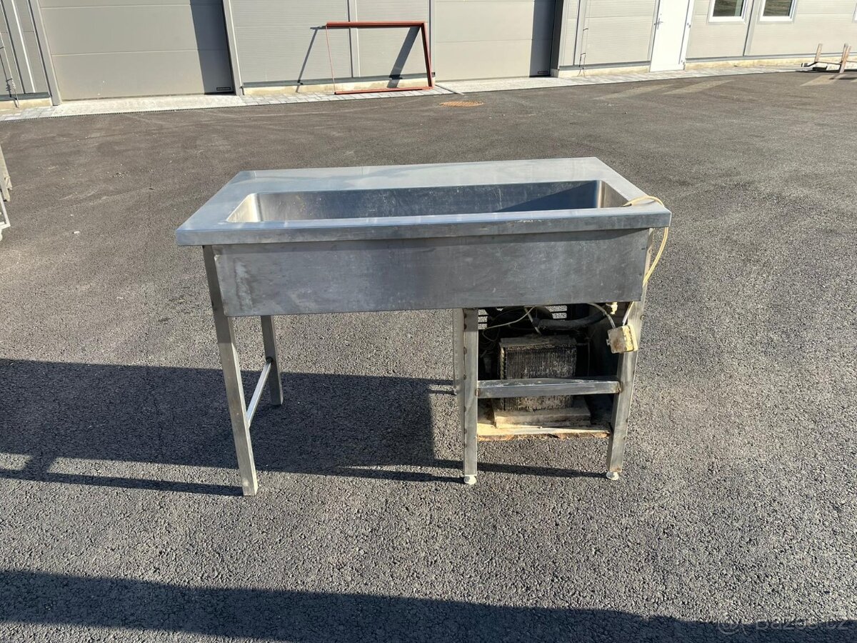 Stůl s chladící vanou.. - 3