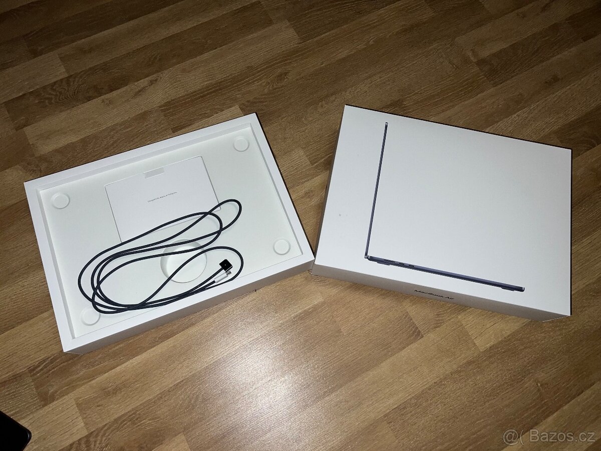 MacBook Air 15" M4 2025 Temně Inkoustový - 3