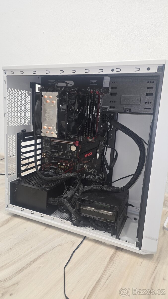 PC - i5 9600k, 32GB RAM - 3