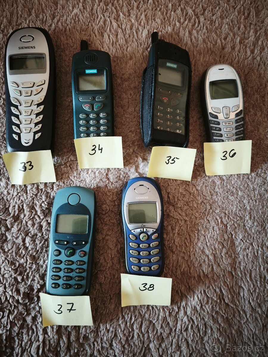 Sada mobilů pro sběratele ap. Nokia ap. - 3