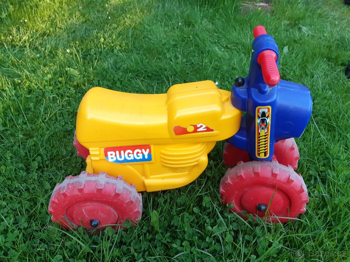 Prodám zachovalé odrážedlo - traktor - 3