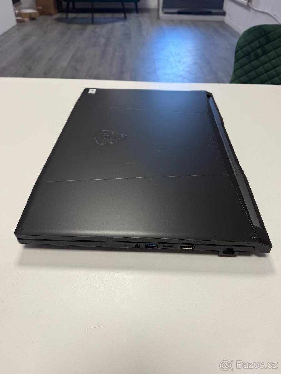 Zaruka MSI Katana 17 B13V, - 3