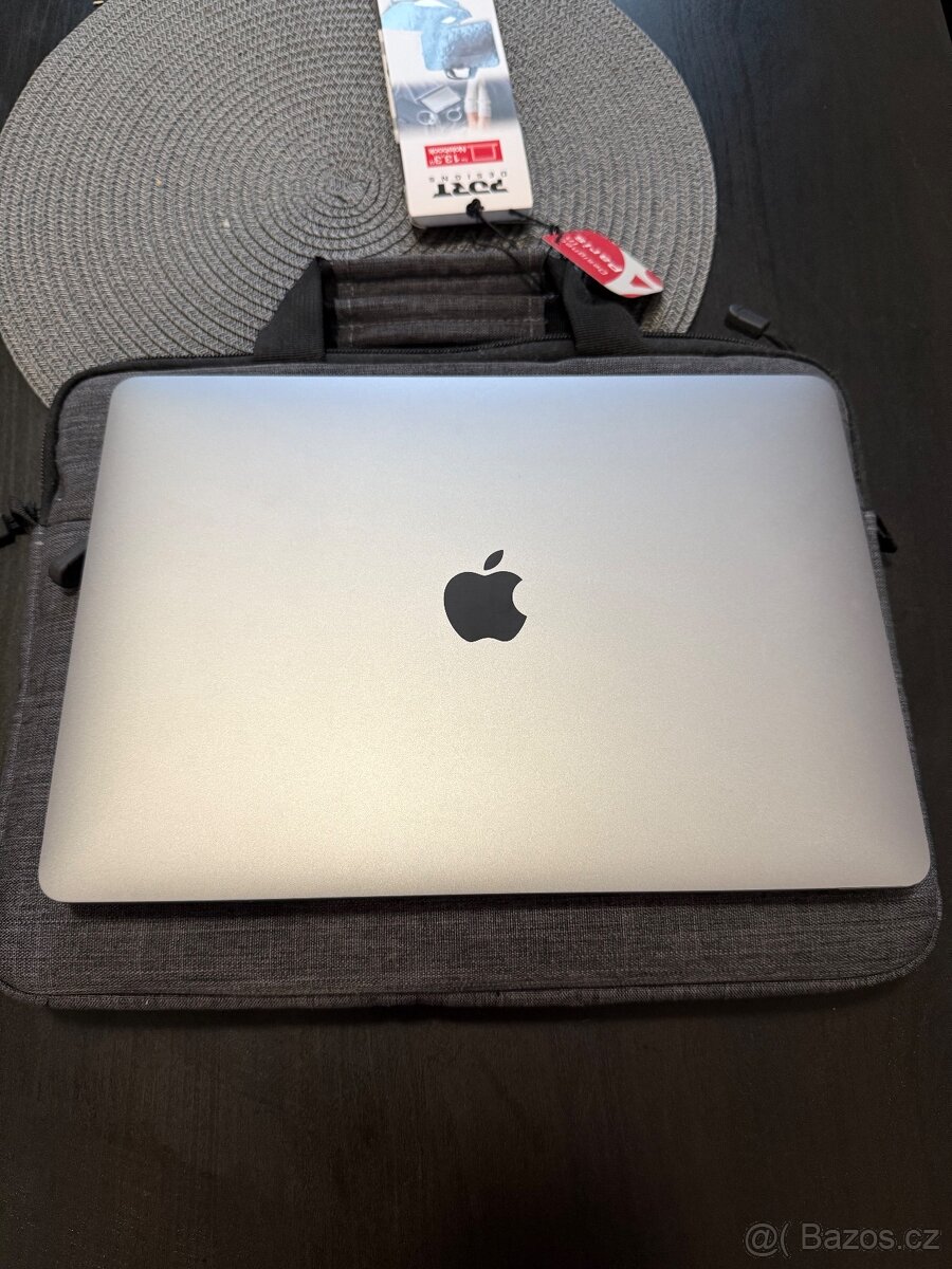 MacBook Air M1 (2020) 13” + taška - 3