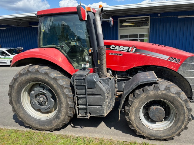 Kolový traktor Case Magnum 290 - 3