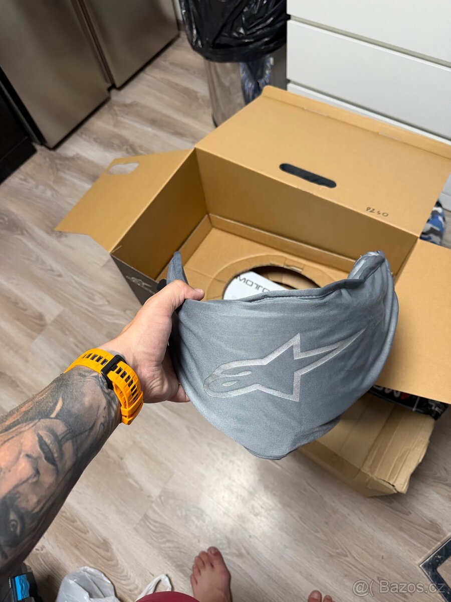 Alpinestars supertech r10 carbon. - 3