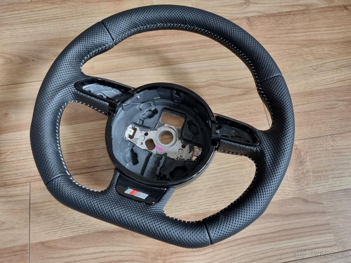 AUDI VOLANT kozeny zkoseny - perforovana kuze - S/RS logo - 3