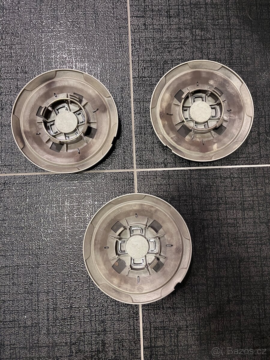 Abarth 500 středové kryty kol - 3