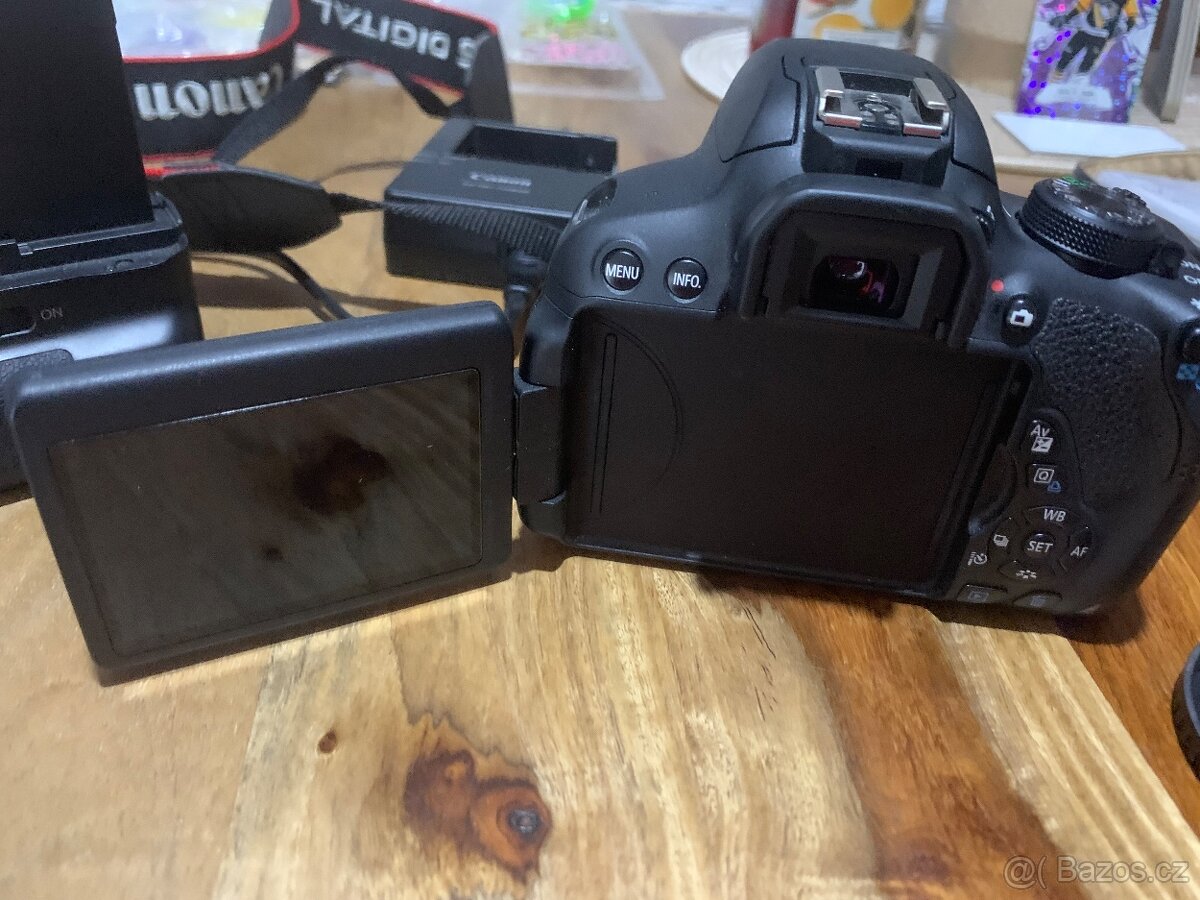 Legendární Zrcadlovka Canon EOS700D - 3