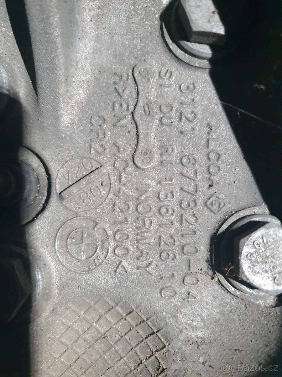 BMW 135i díly řízení - 3