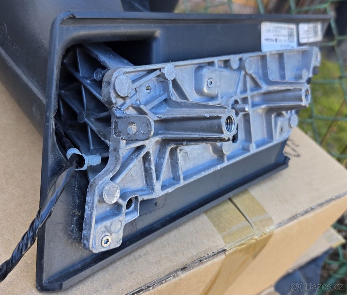 Prodám levé vnější zrcátko VW Caddy (2024). - 3