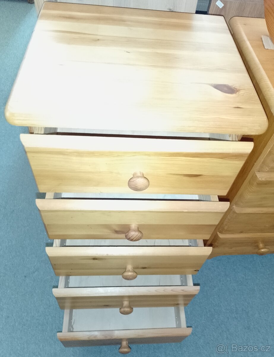 REZERVACE - Celo masivní šuplíková komoda - 3