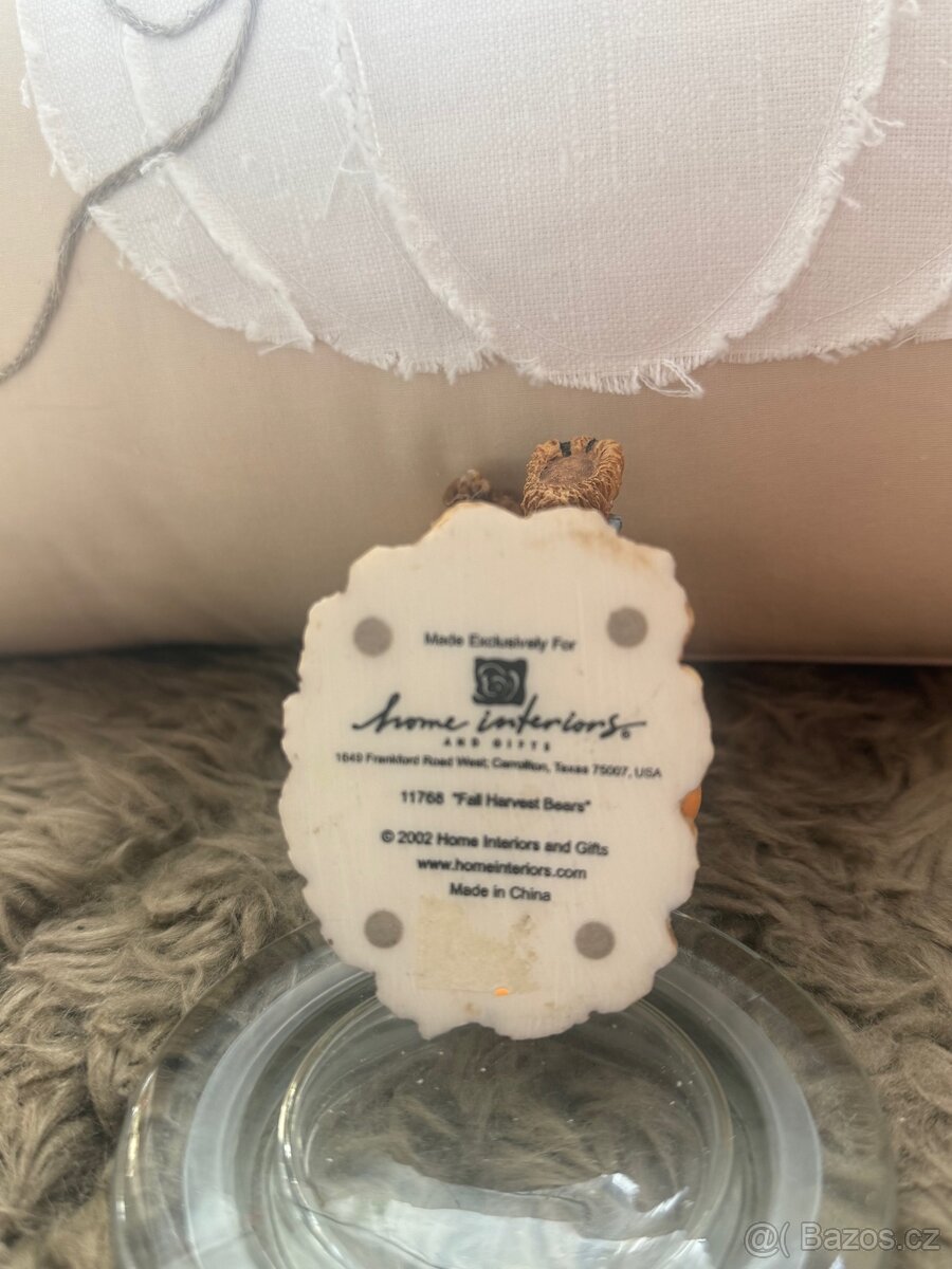 Bear with pumpkins - 3